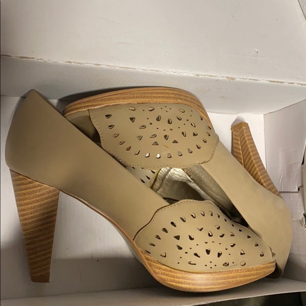 Tan heels